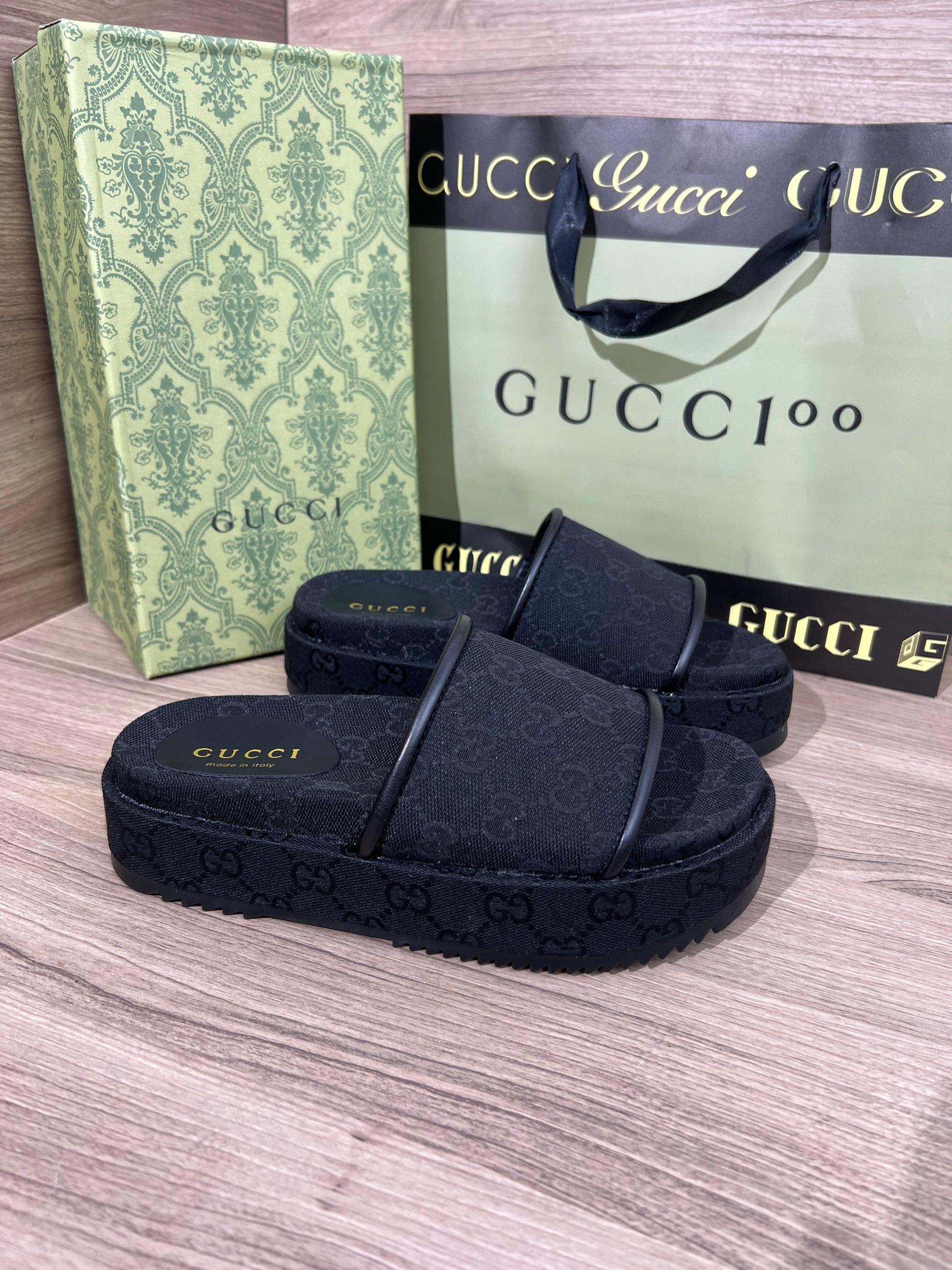 GUCCI- NEGRA