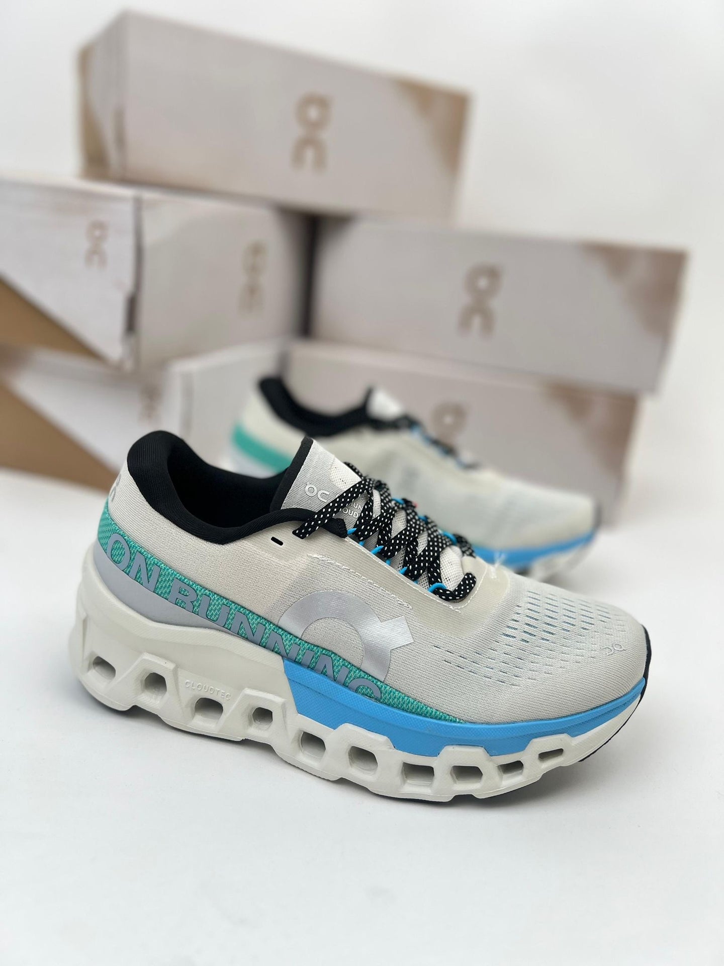 On running Cloudmonster 2 - M6