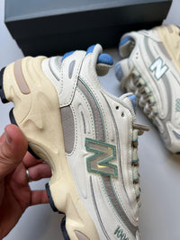 NEW BALANCE 1000 - BEIGE
