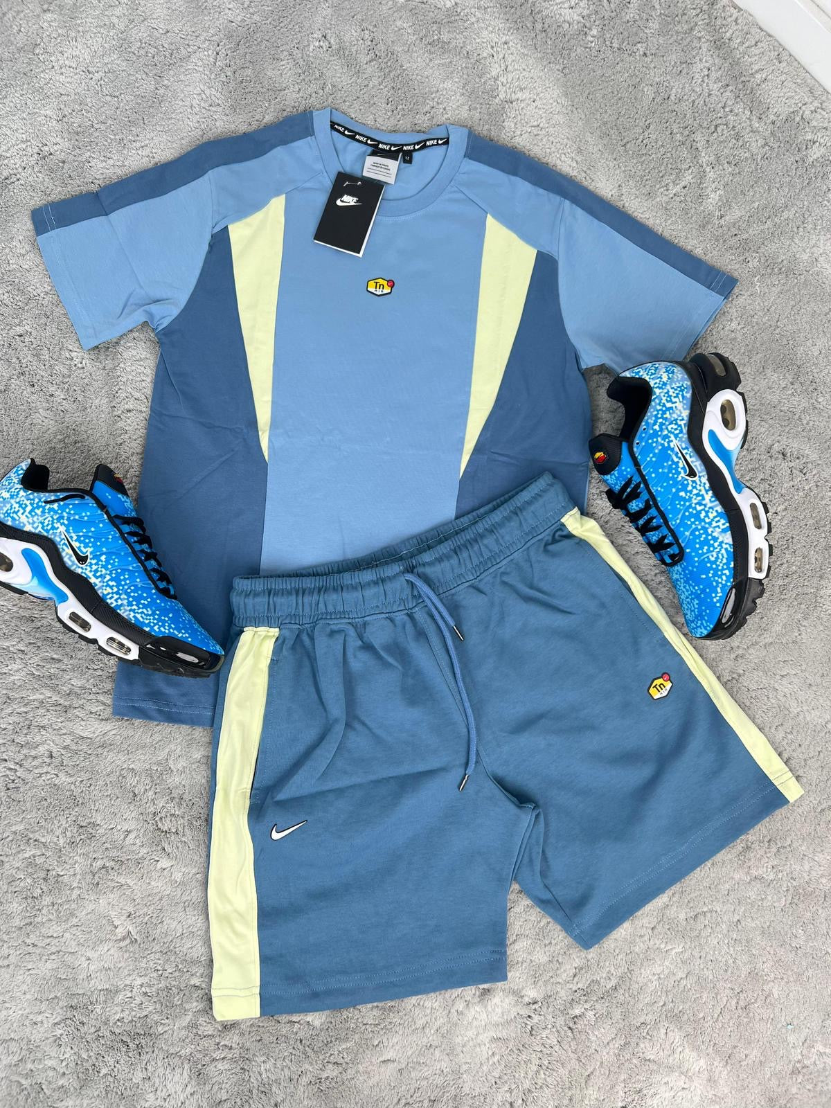 CONJUNTO NIKE TN - AZUL
