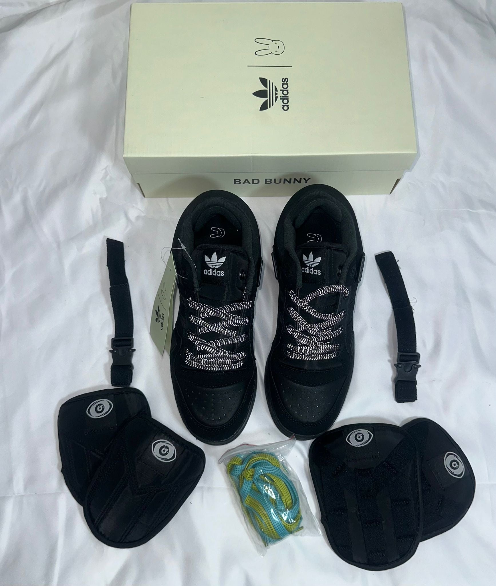 ADIDAS X BAD BUNNY - NEGRO