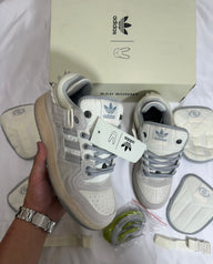 ADIDAS X BAD BUNNY - GRIS