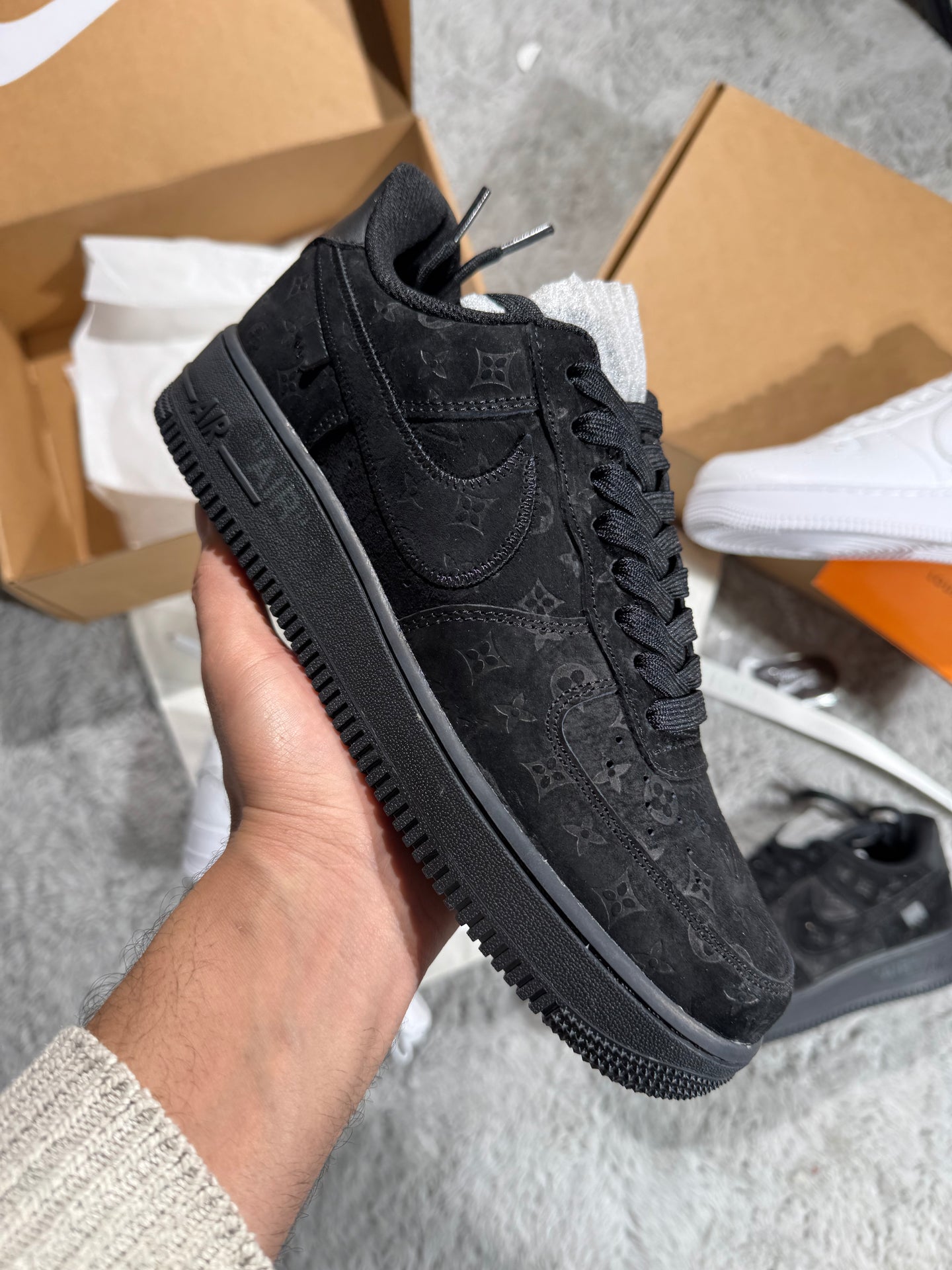 NIKE AIR FORCE ONE x LV - FULL BLACK