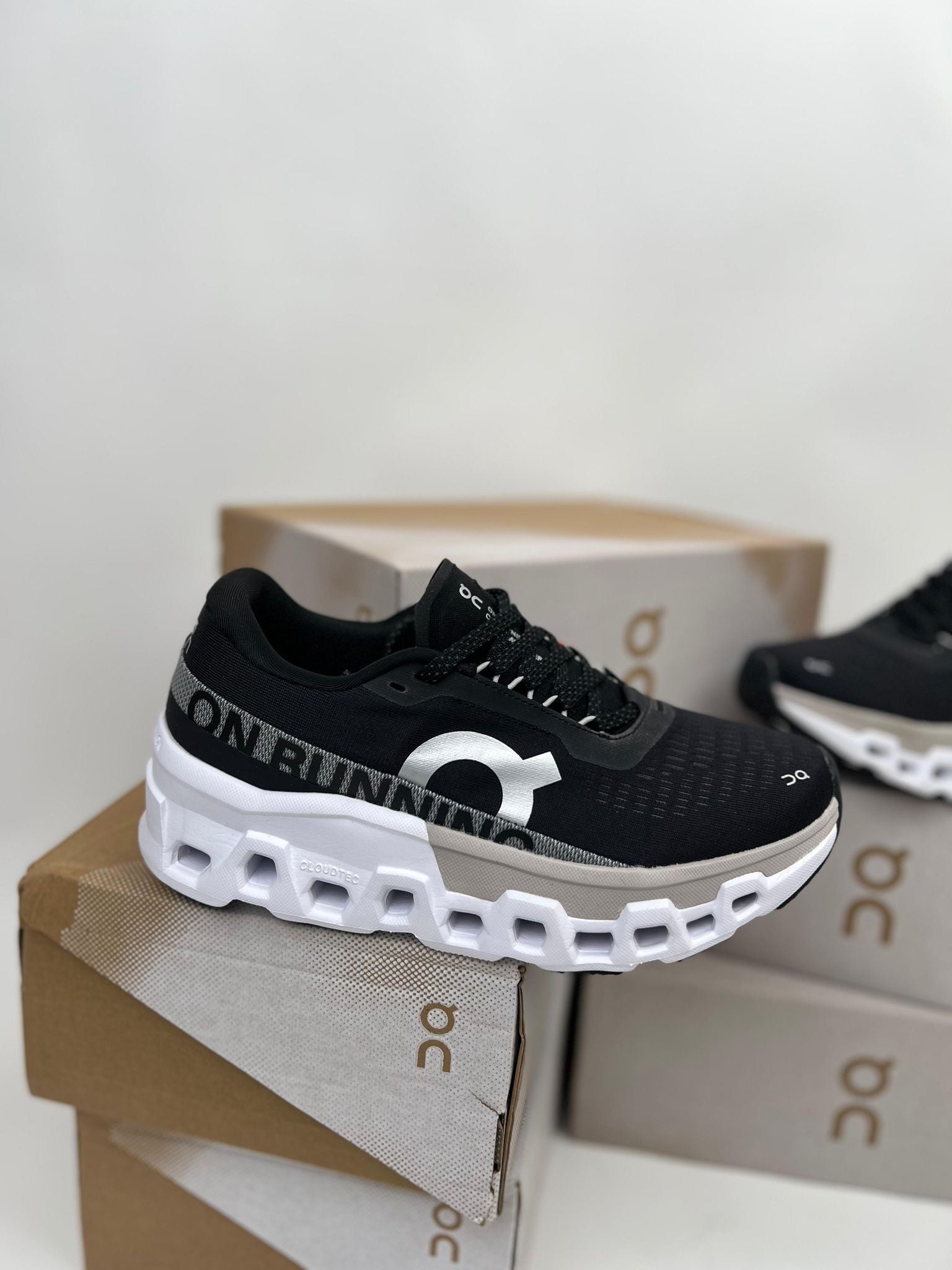 On running Cloudmonster 2 - M2