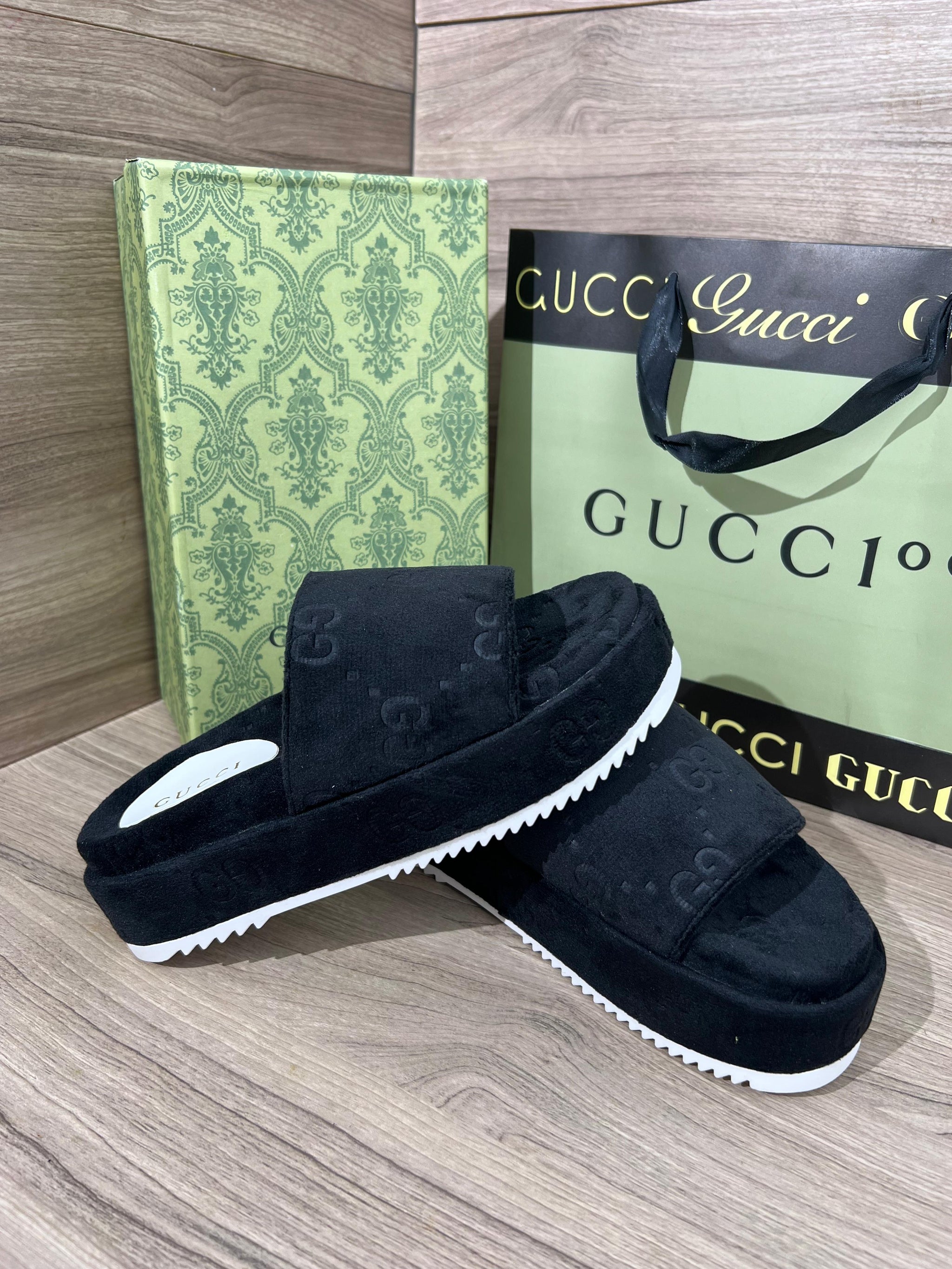 GUCCI - NEGRA/BLANCA