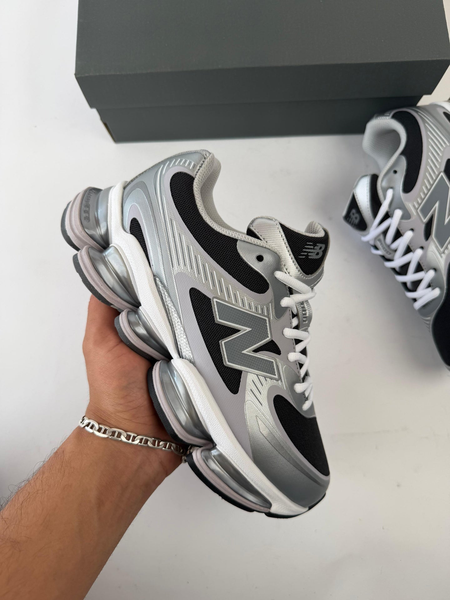 NEW BALANCE 2000 gris negro