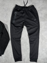Conjunto nike tech