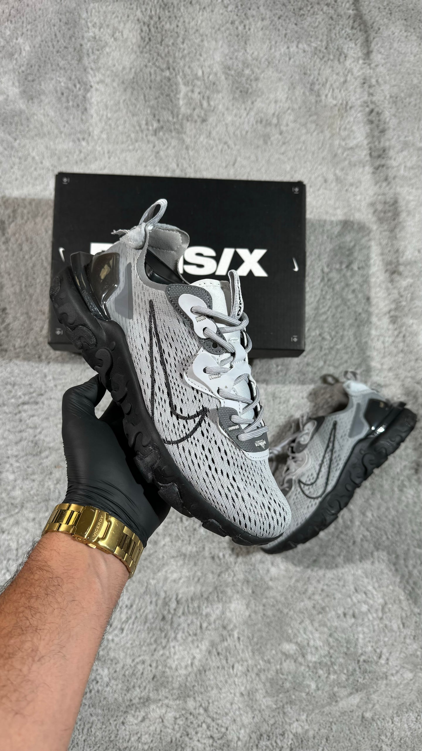 NIKE REACT VISION - GRIS