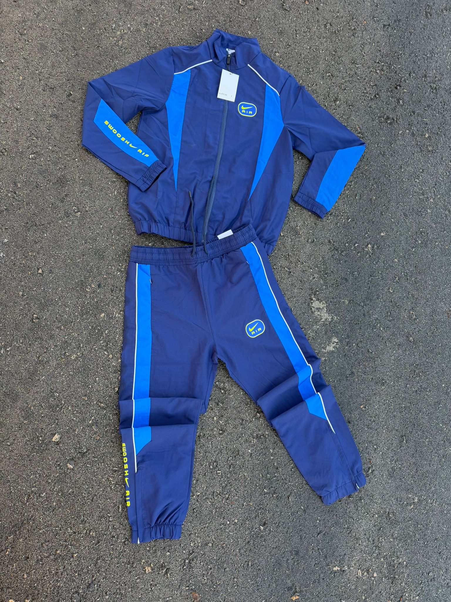 CONJUNTO NIKE AIR SWOOSH - M4