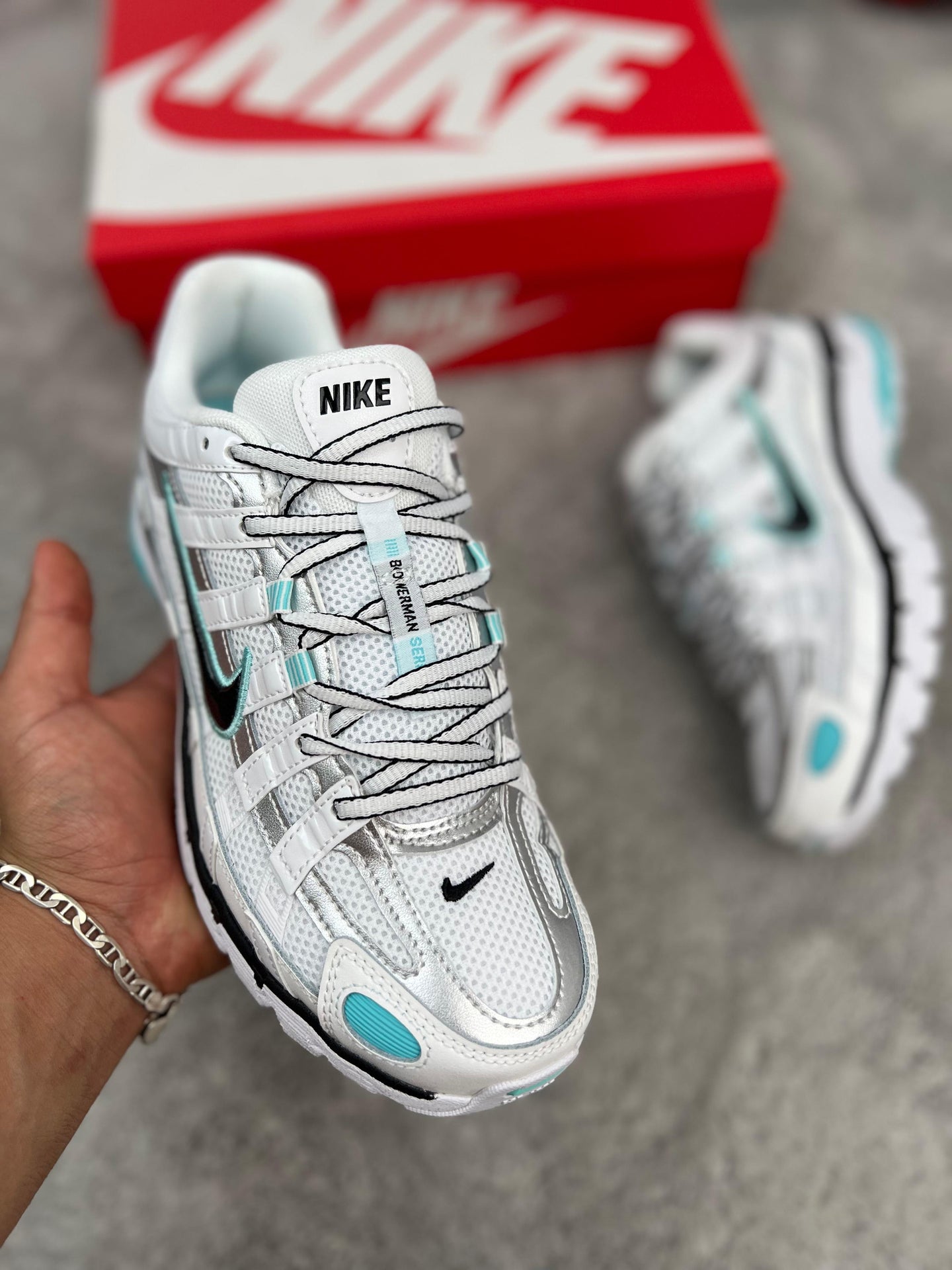 NIKE P6000