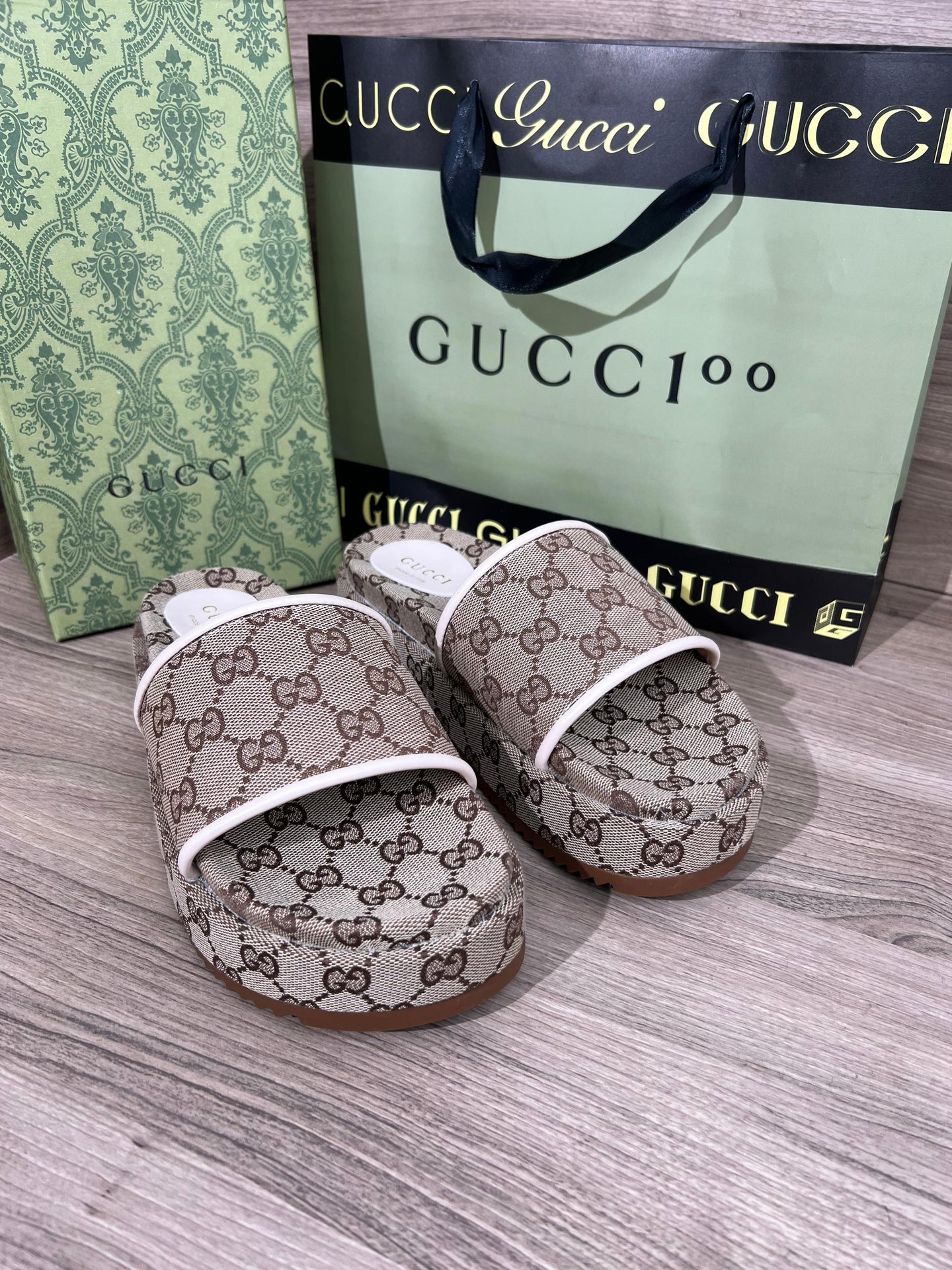 GUCCI - MARRON/BLANCO