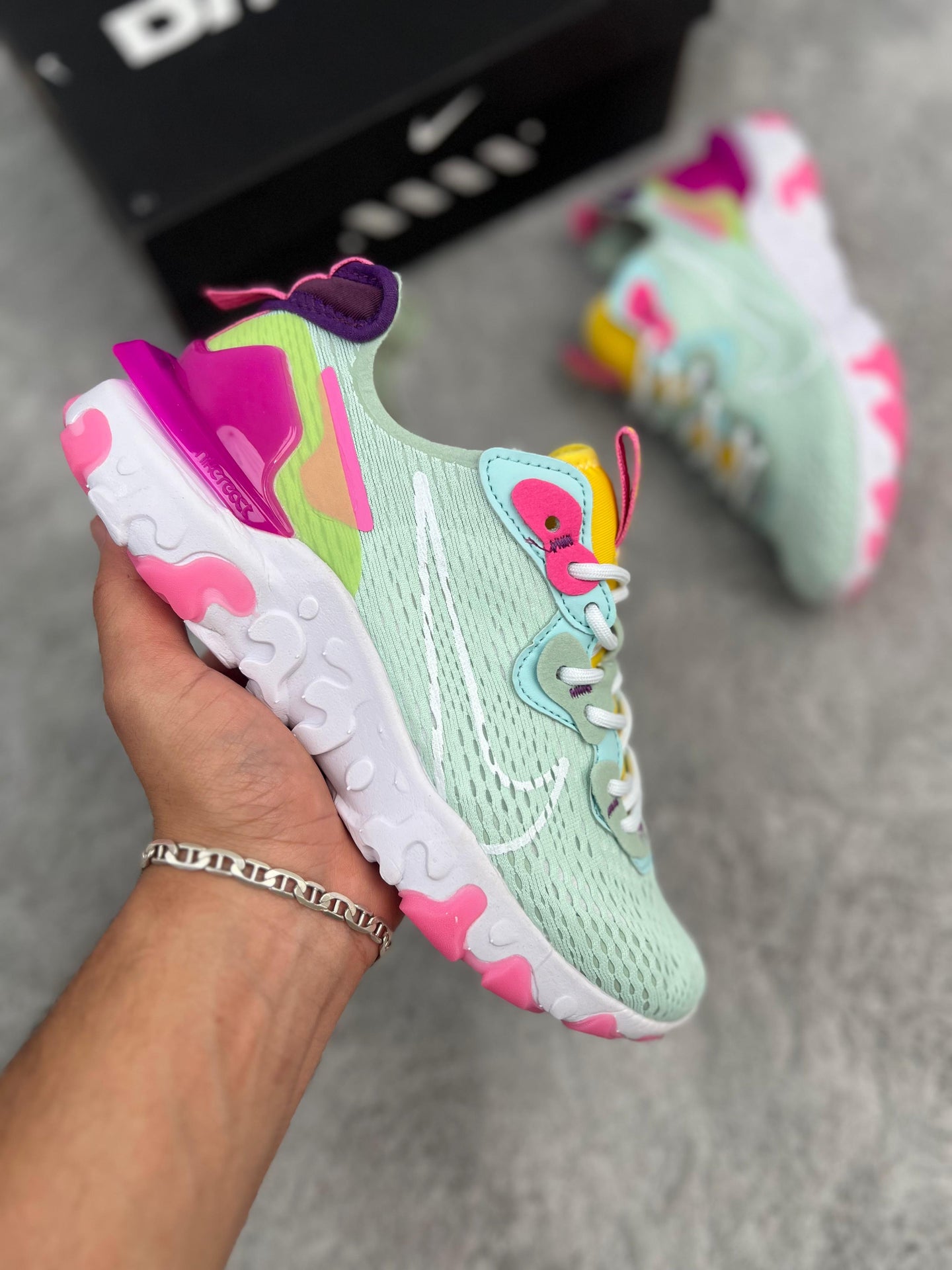 NIKE REACT VISION - VERDES