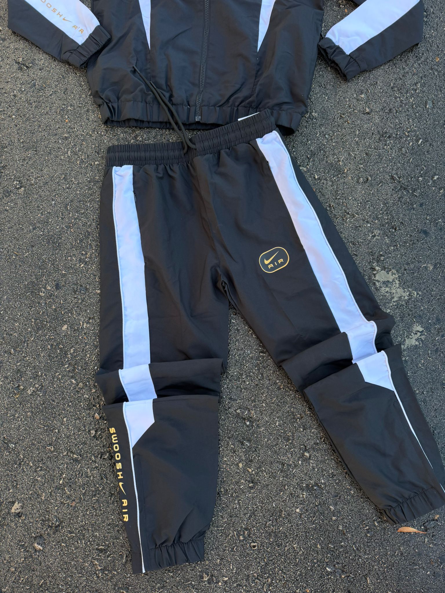 CONJUNTO NIKE AIR SWOOSH - M6