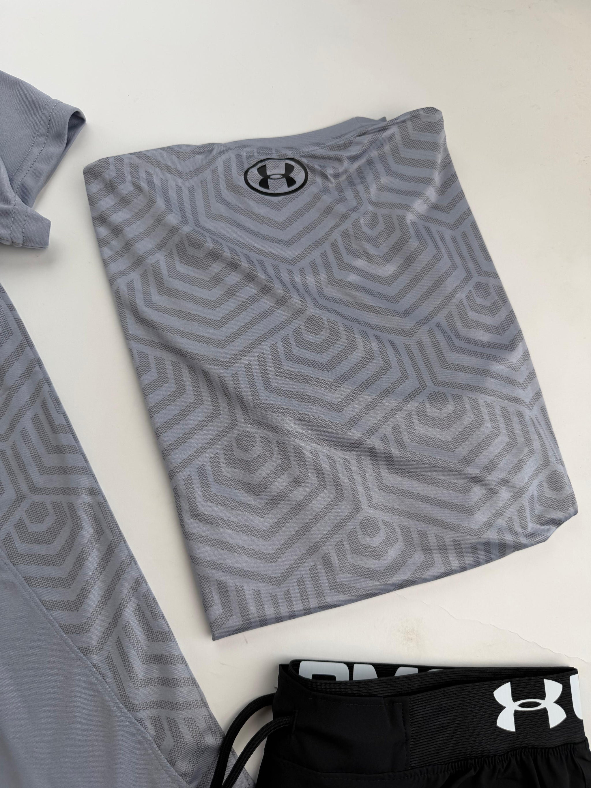 UNDER ARMOUR MANSORY GRIS(2026)