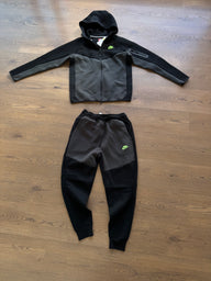 CONJUNTO NIKE TECH 2026 - M15