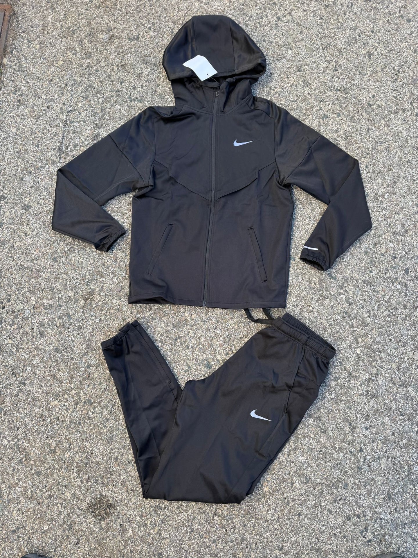 CONJUNTO NIKE MILER 2026 - M1
