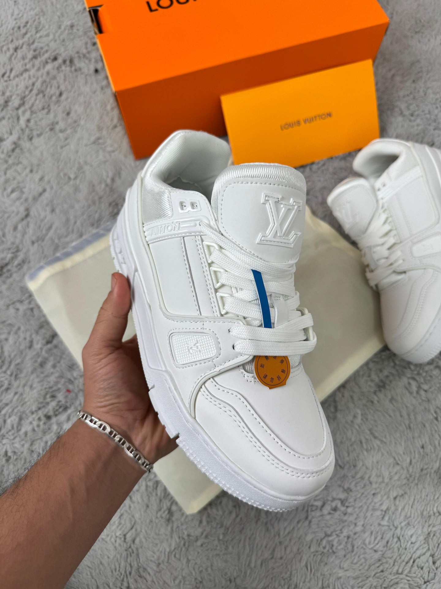 LV TRAINER