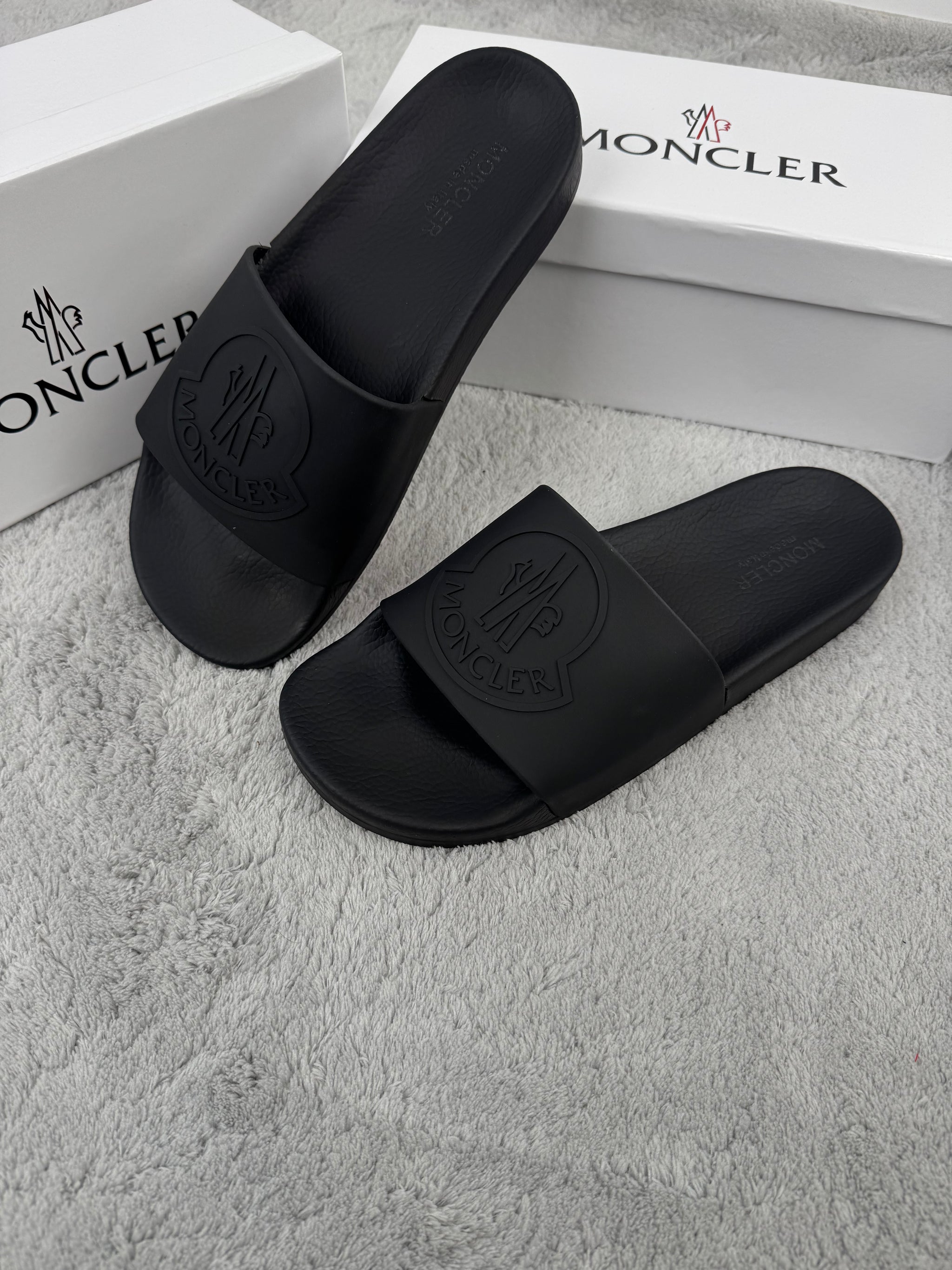MONCLER - NEGRAS