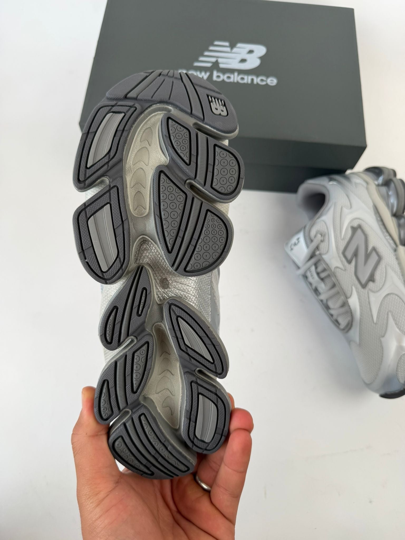 NEW BALANCE 2000 gris
