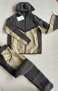 CONJUNTO NIKE TECH 2026 - M6