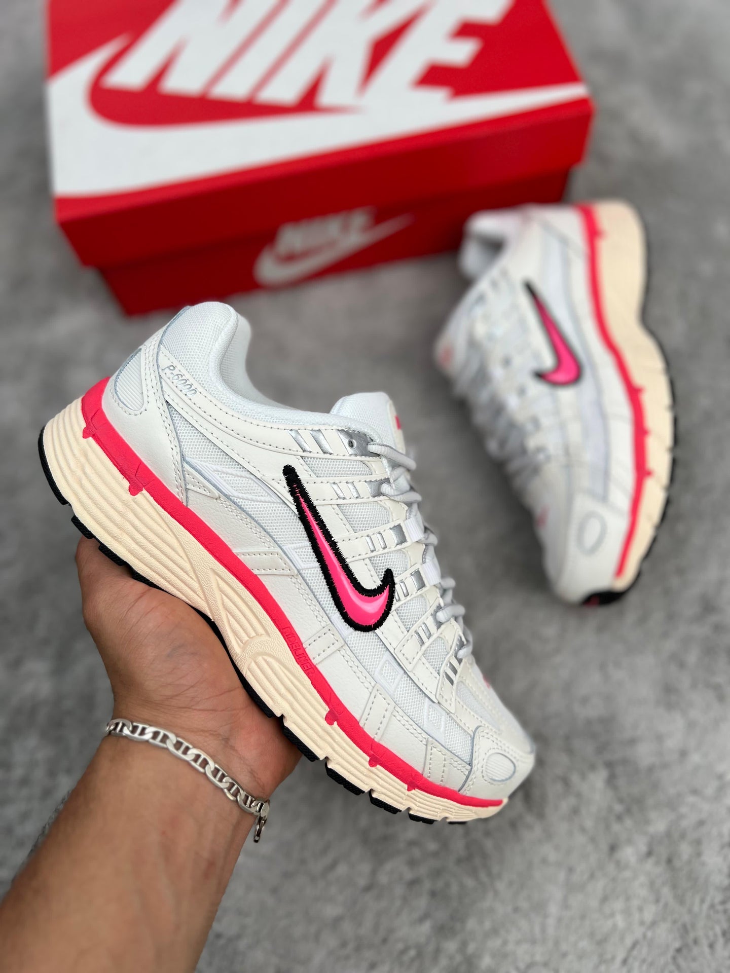 NIKE P6000