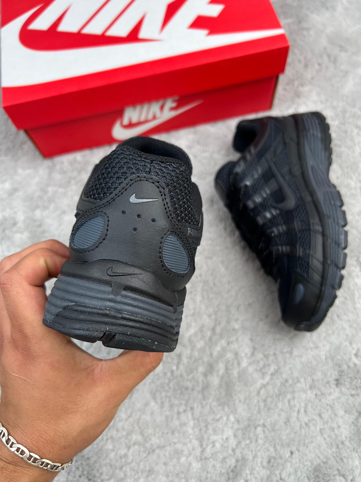 NIKE P6000