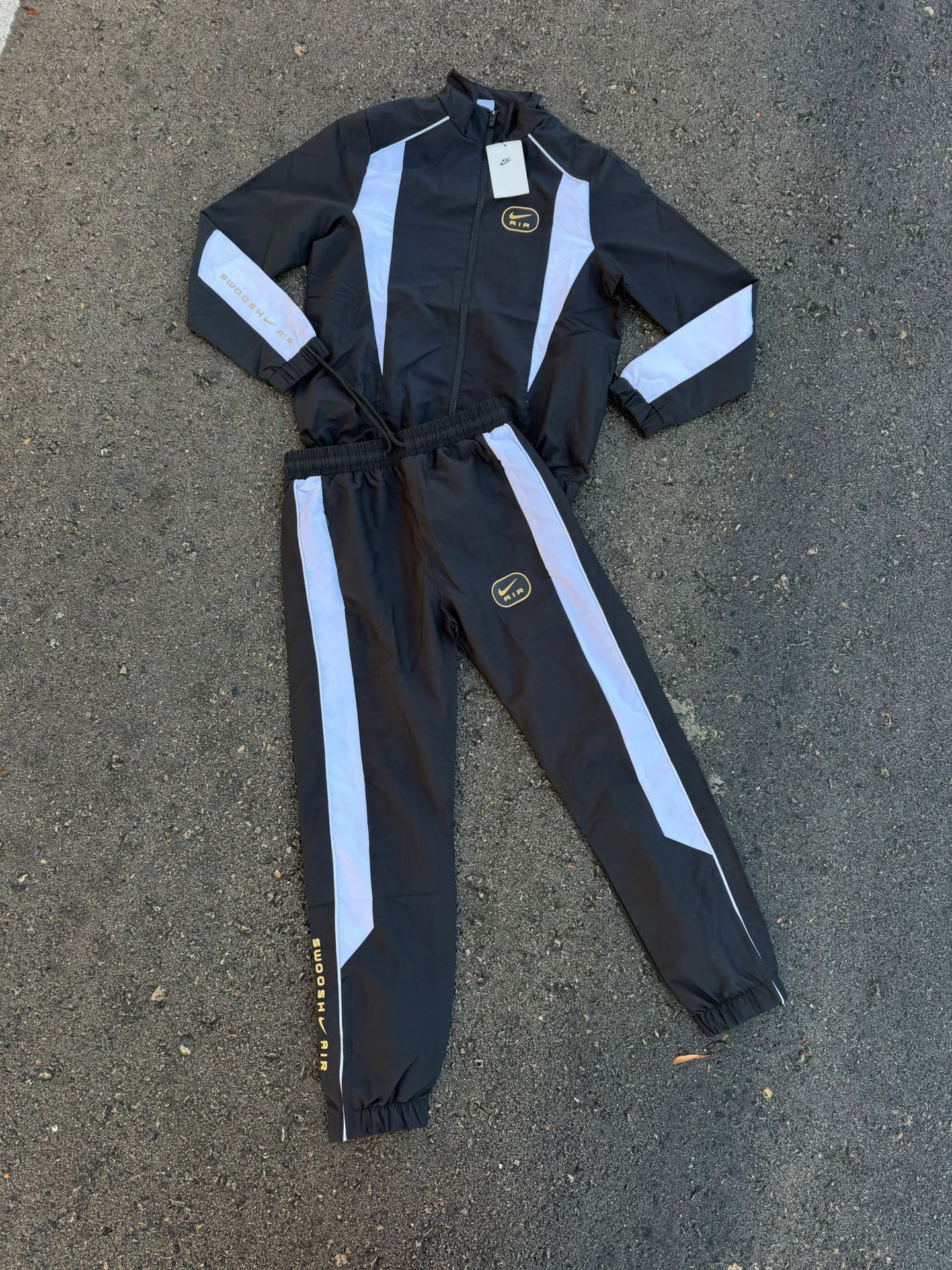 CONJUNTO NIKE AIR SWOOSH - M6