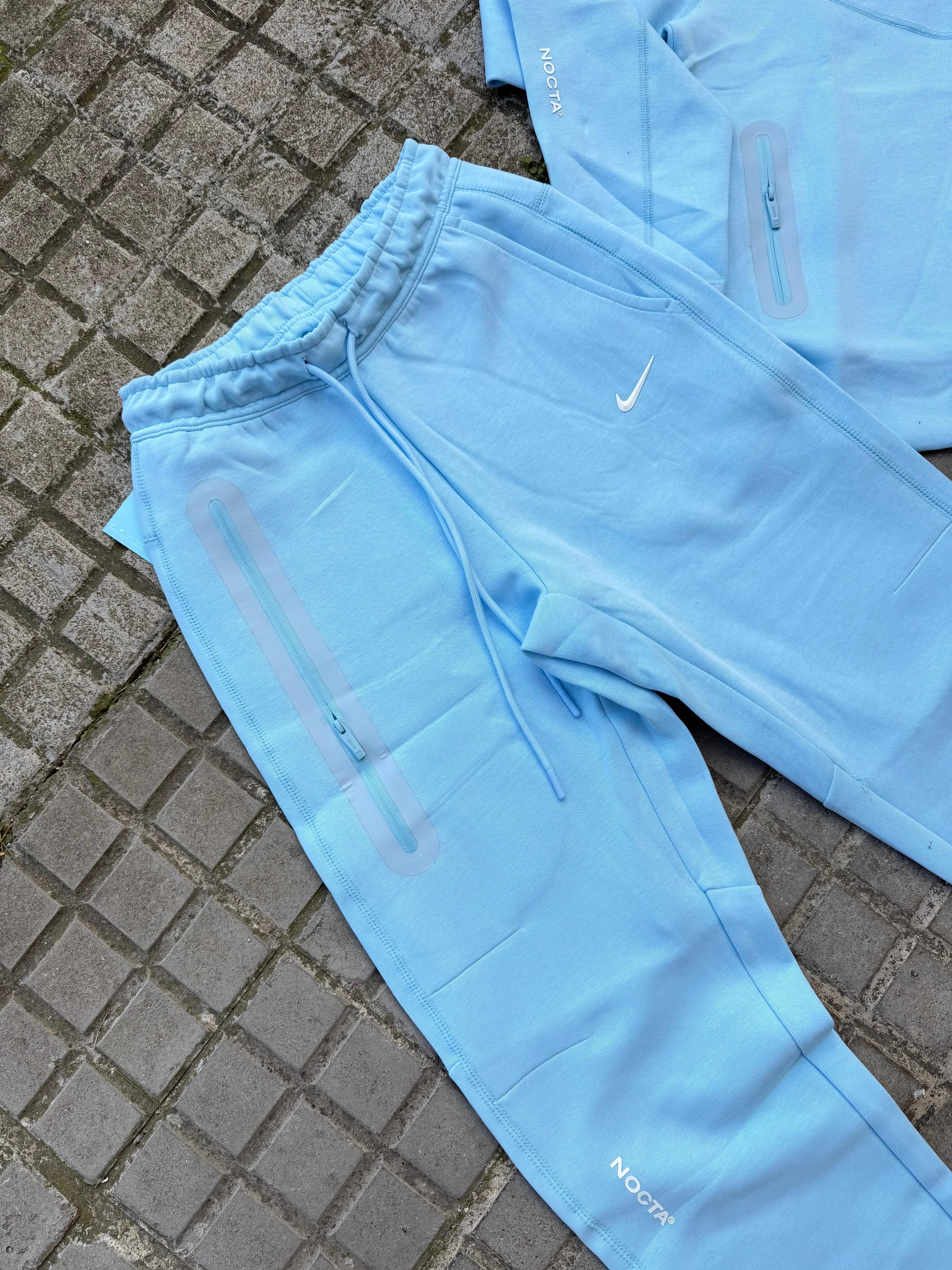 CONJUNTO NIKE NOCTA - M4