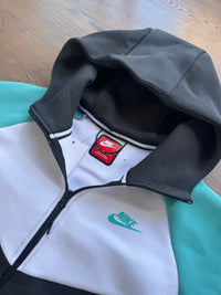 CONJUNTO NIKE TECH 2026 - M14