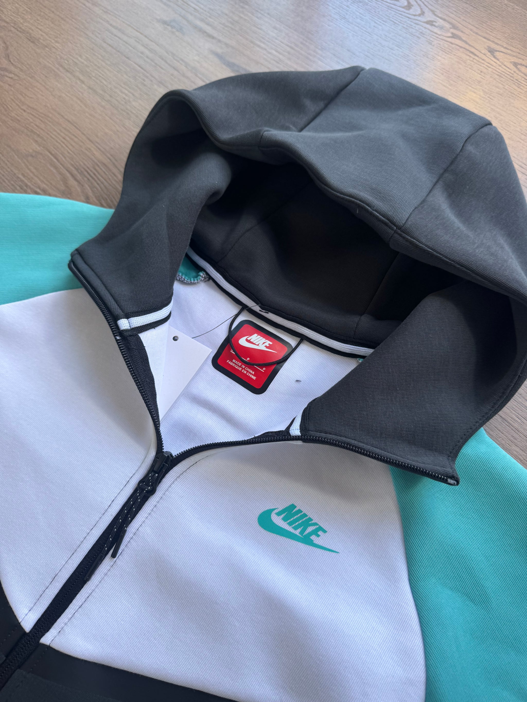 CONJUNTO NIKE TECH 2026 - M14