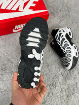 NIKE AIR MAX PLUS DRIFT