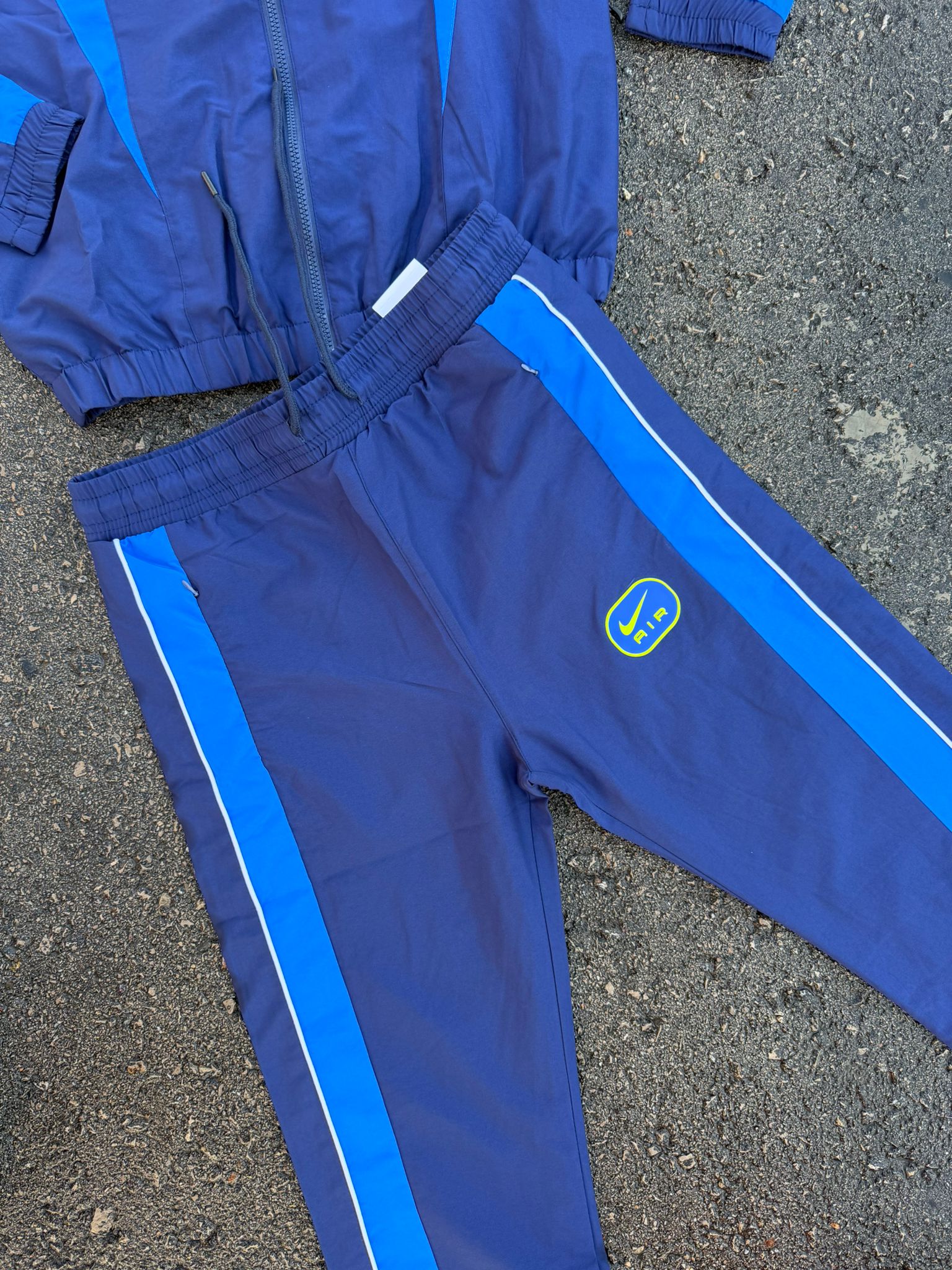 CONJUNTO NIKE AIR SWOOSH - M4