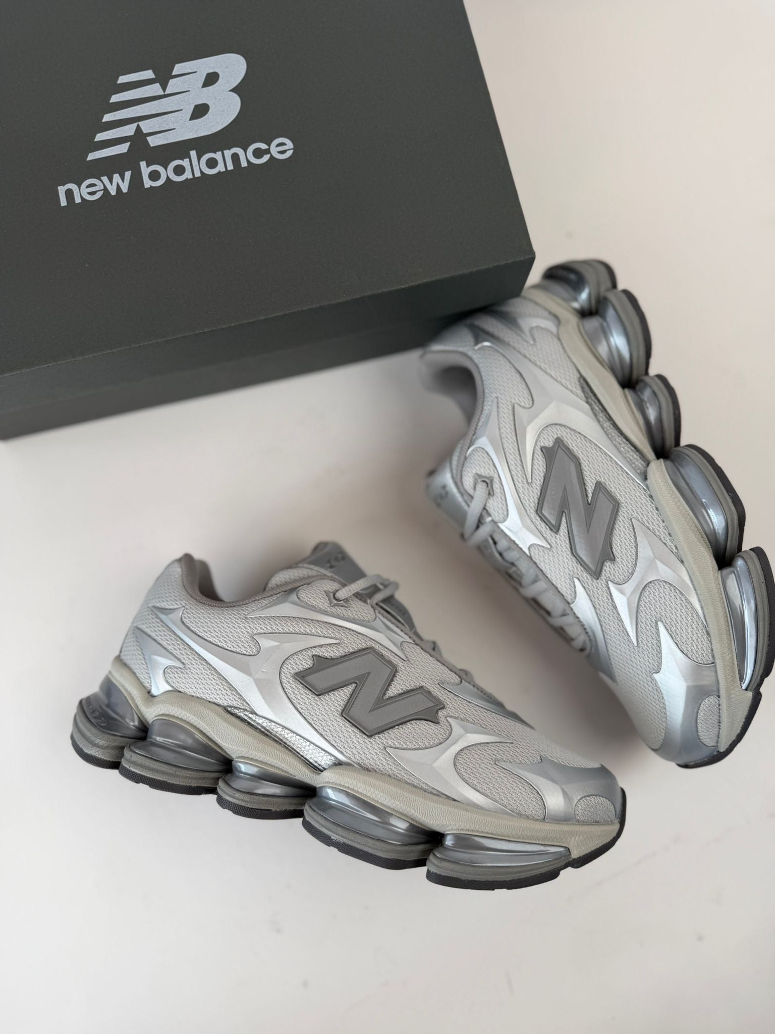 NEW BALANCE 2000 gris