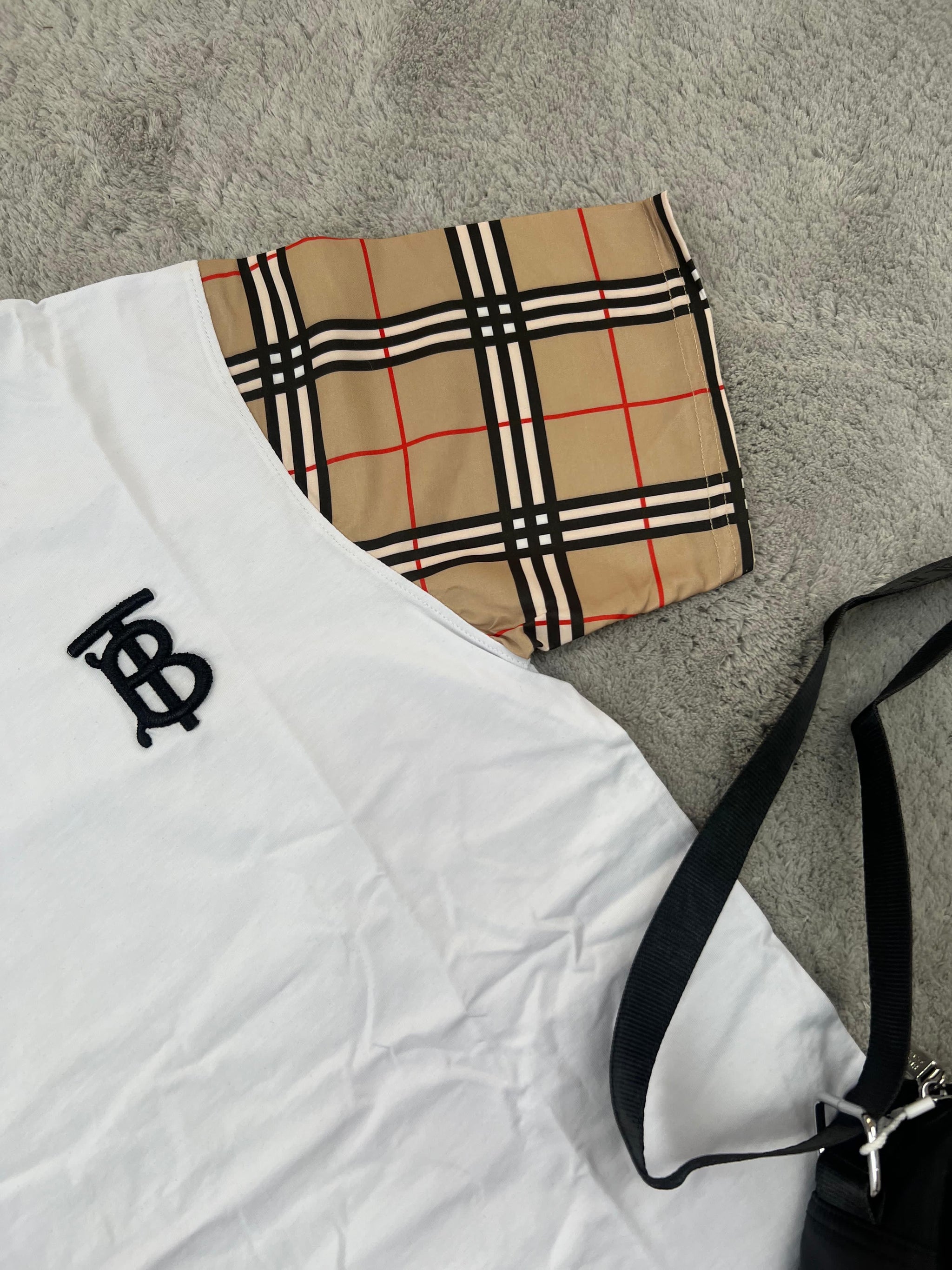 CONJUNTO CORTO - BURBERRY BLANCO
