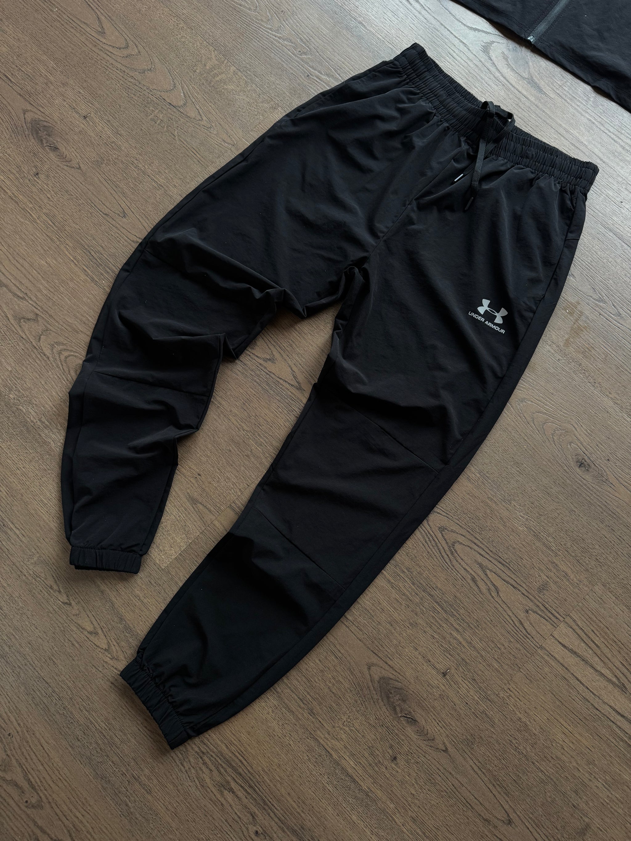 CONJUNTO UNDER ARMOUR NEGRO - M01