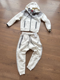 CONJUNTO NIKE TECH 2026 - M9