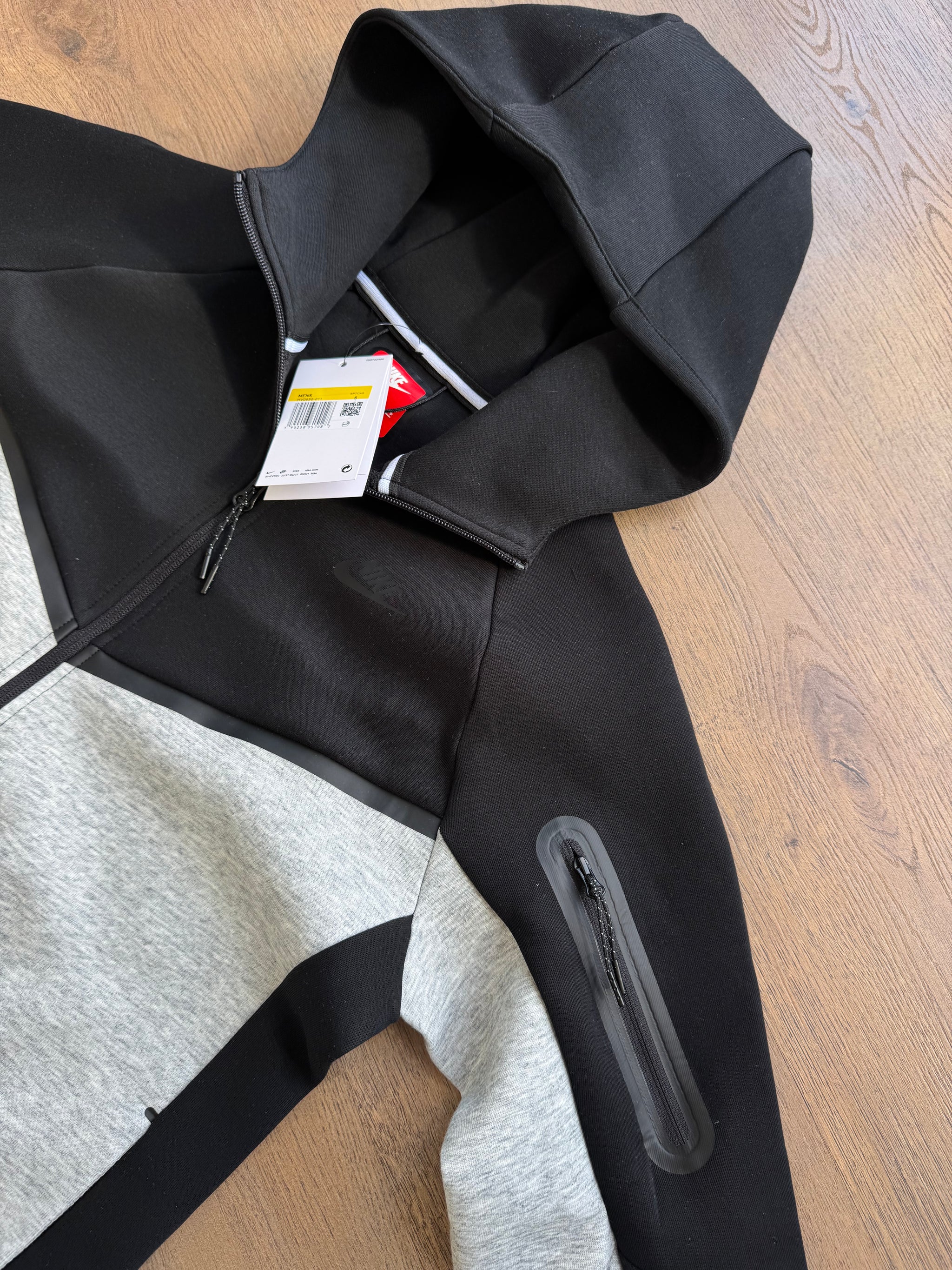 CONJUNTO NIKE TECH 2026 - M16