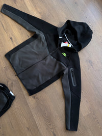 CONJUNTO NIKE TECH 2026 - M15