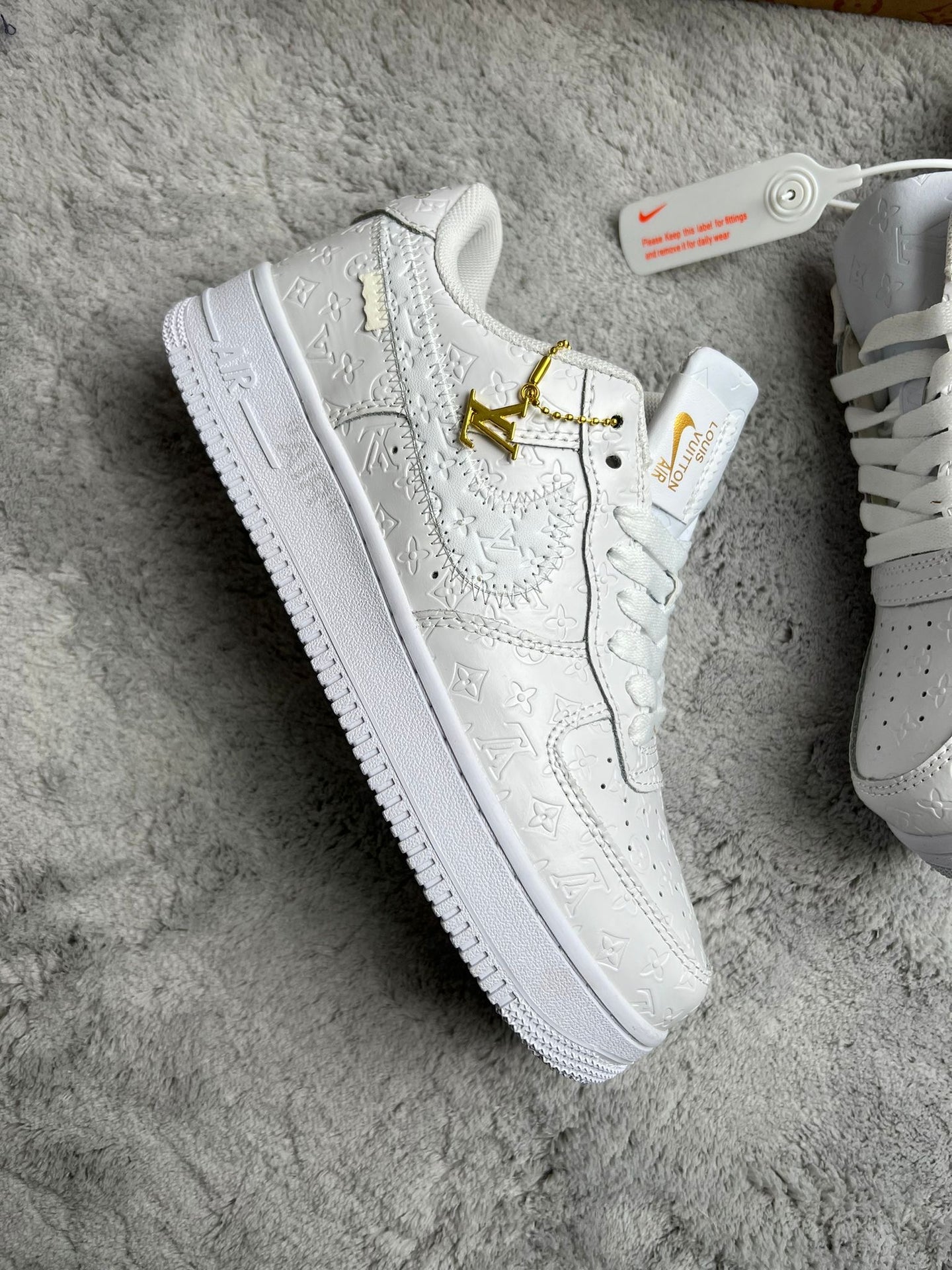 NIKE AIR FORCE ONE x LV