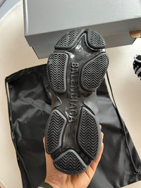 BALENCIAGA TRIPLE S - NEGRAS