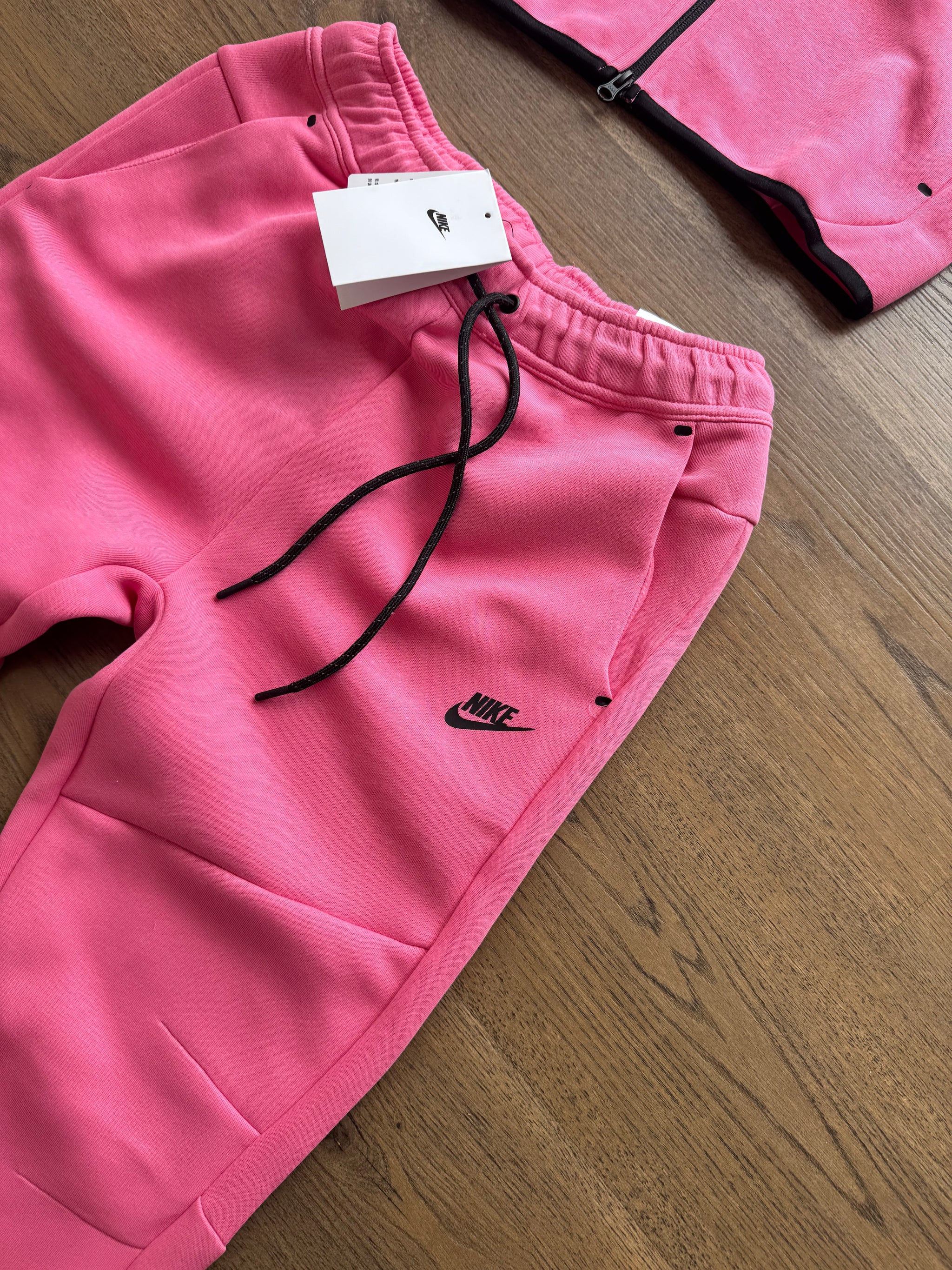 CONJUNTO NIKE TECH 2026 - M13