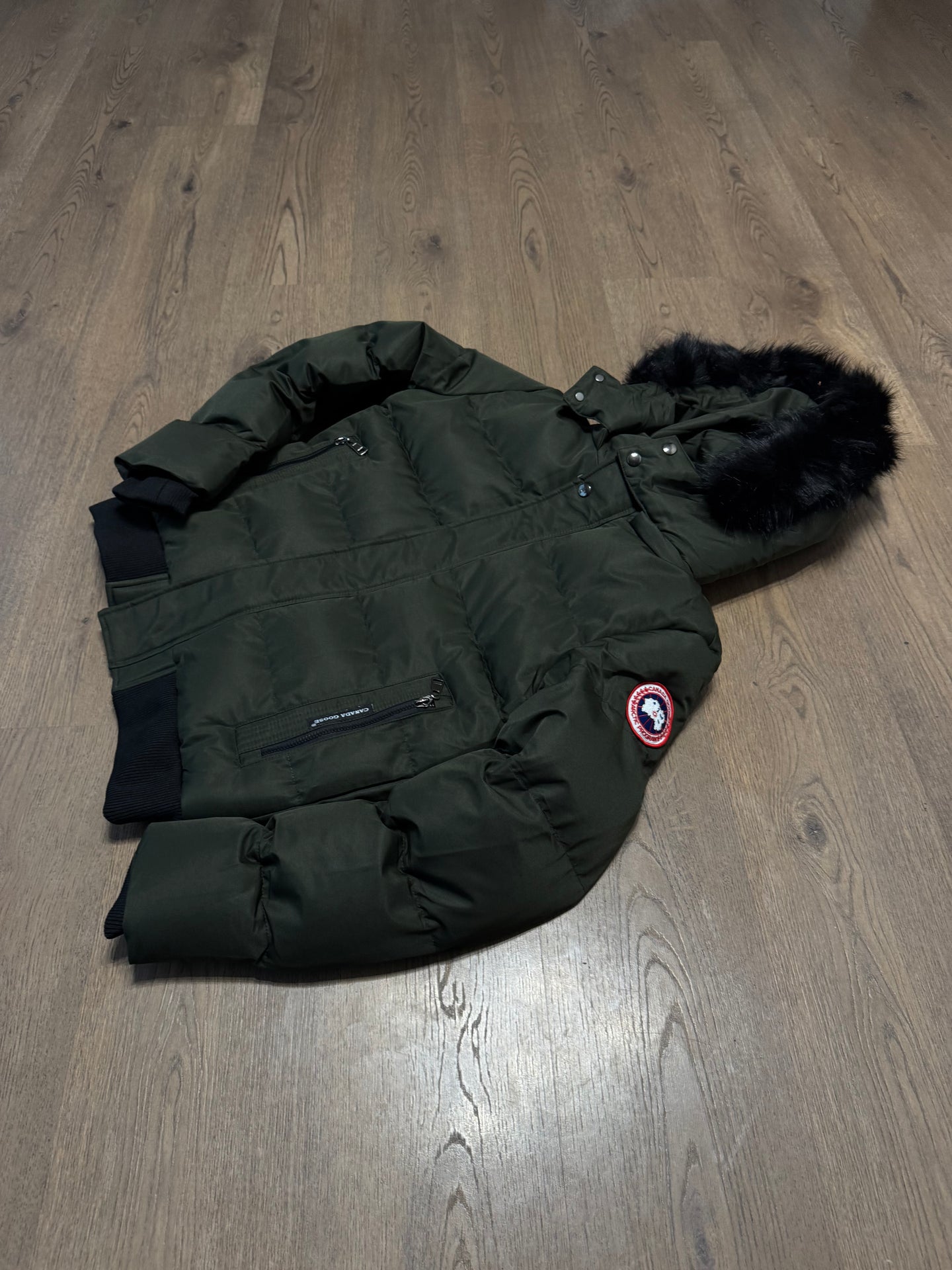 Chaqueta CANADA GOOSE - VERDE KAKI- Pelo Negro