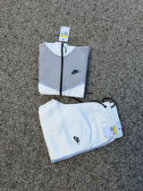CONJUNTO NIKE TECH 2026 - M9