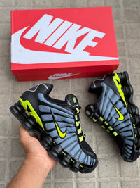 NIKE SHOX TL - W