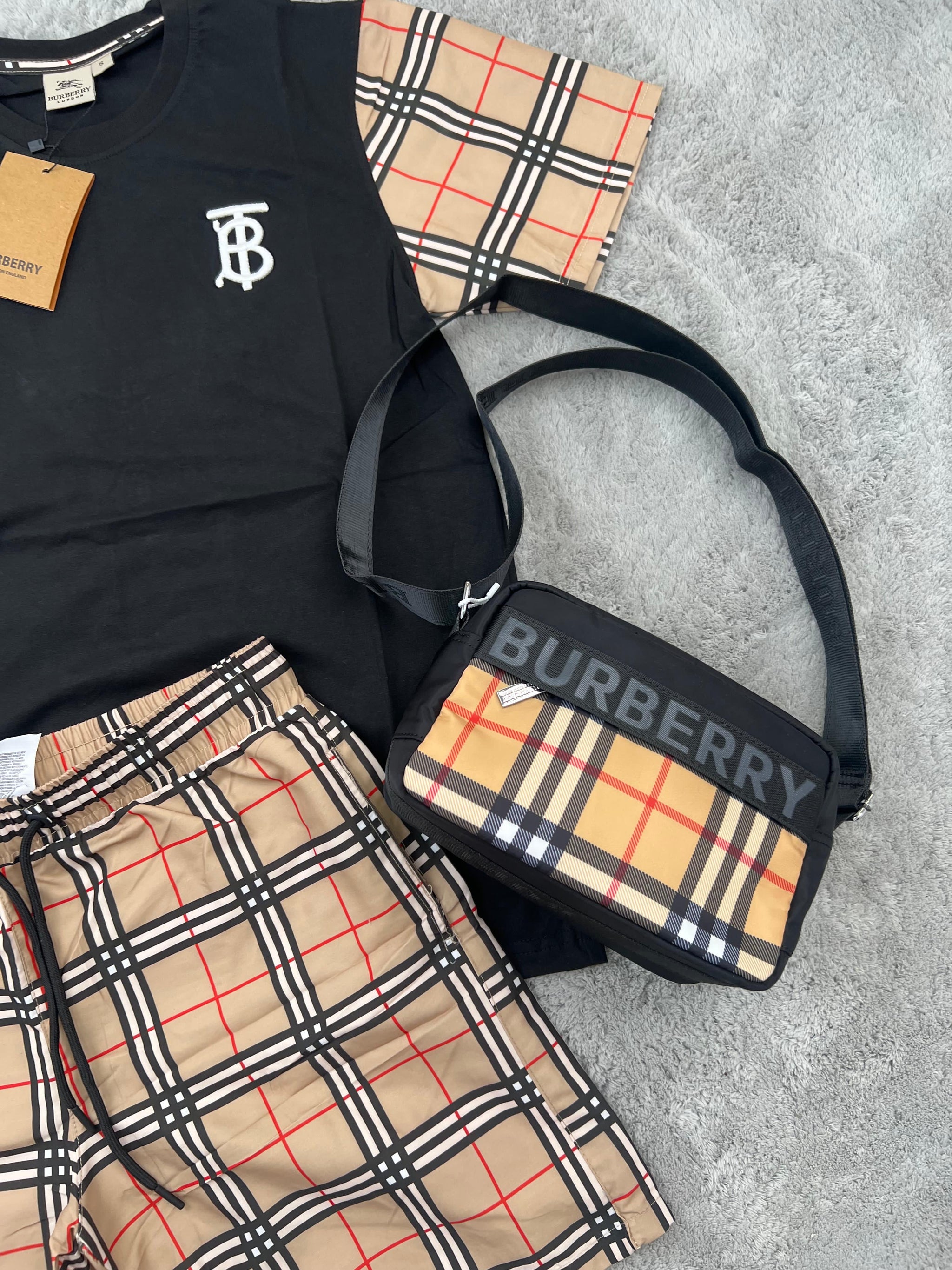 CONJUNTO CORTO - BURBERRY NEGRO