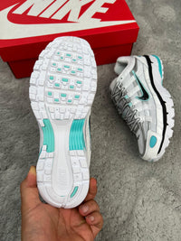 NIKE P6000