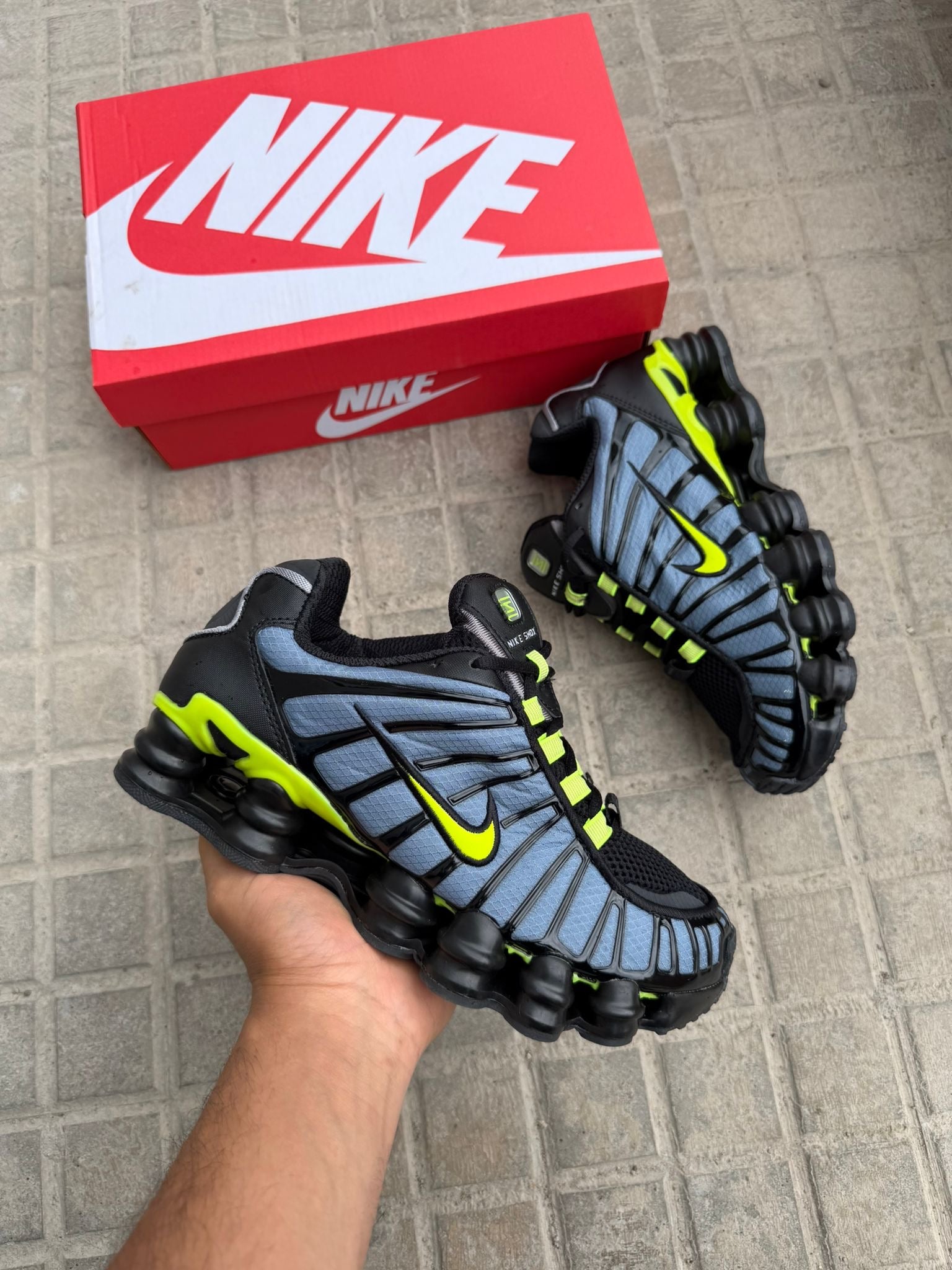 NIKE SHOX TL - W