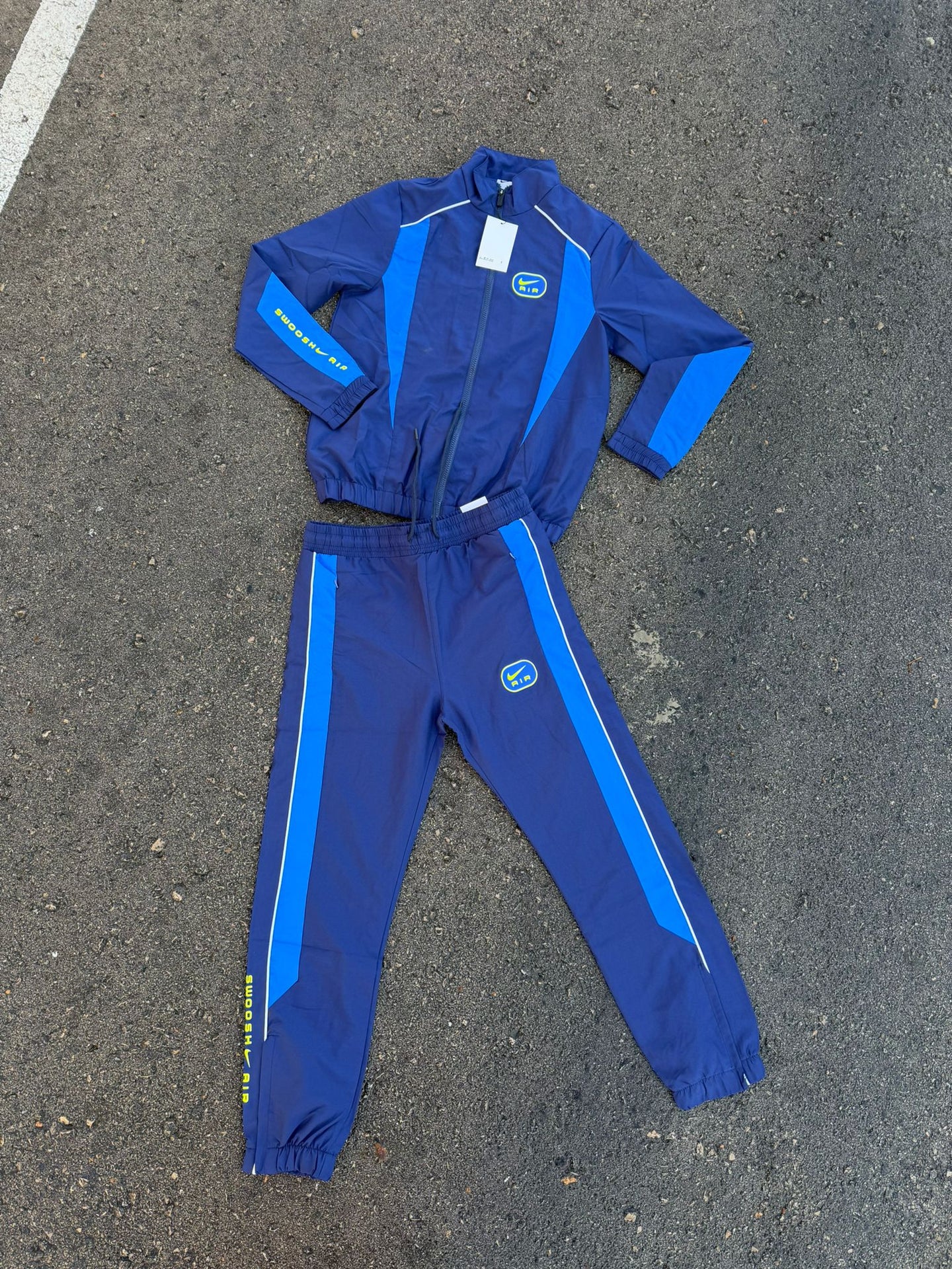 CONJUNTO NIKE AIR SWOOSH - M4