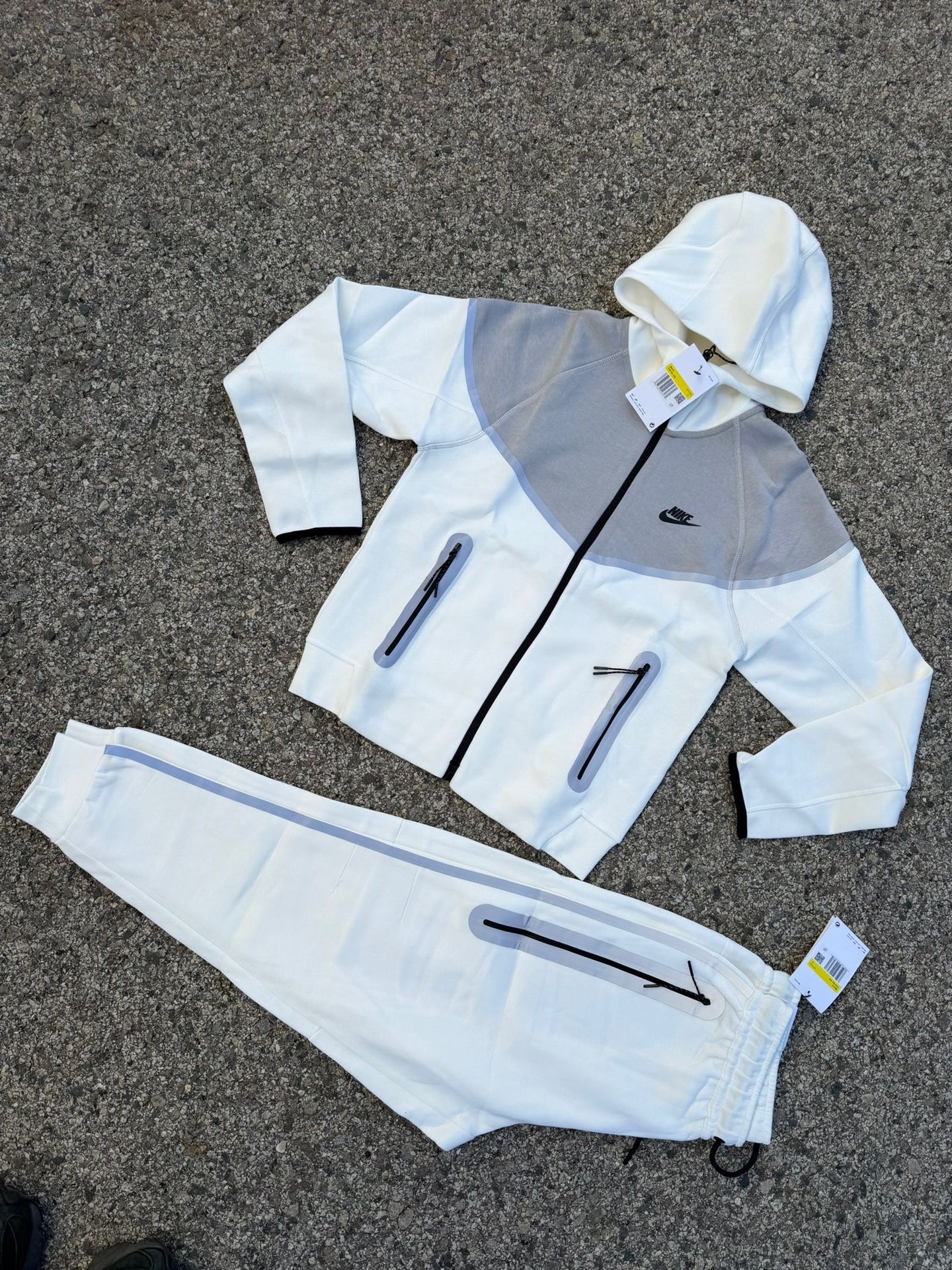 CONJUNTO NIKE TECH 2026 - M9