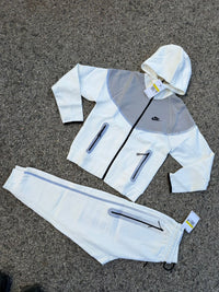 CONJUNTO NIKE TECH 2026 - M9